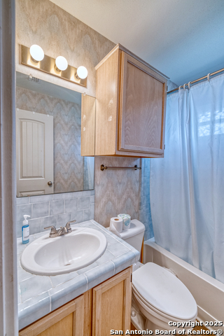 270 Robinson Property Photo 29