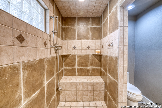 270 Robinson Property Photo 37