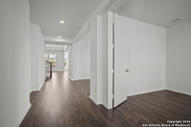 2804 Reeves Ln Property Photo 4