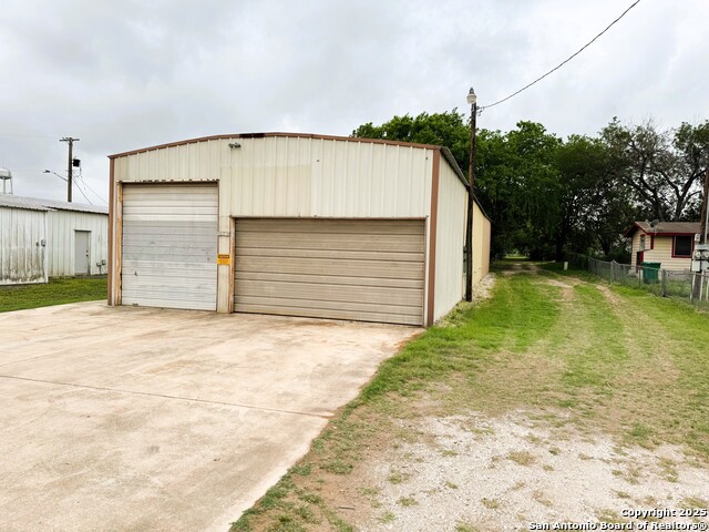 19249 Somerset-lytle Property Photo 6