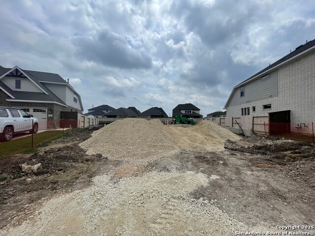 9722 Pioneer Junction Property Photo 6