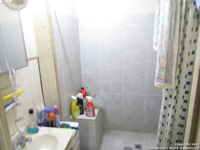 217 Lancaster Property Photo 9