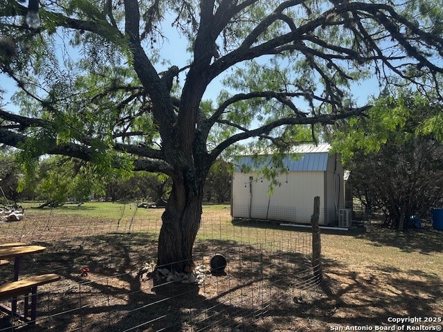 698 N Kahn Property Photo 5