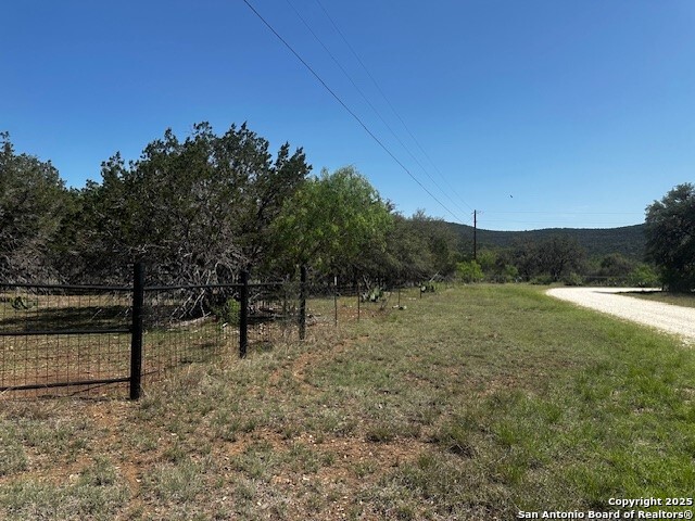 698 N Kahn Property Photo 3