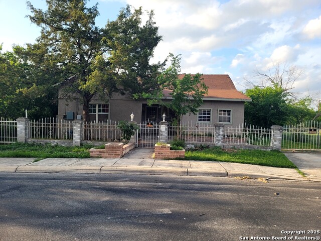 415 Gray Property Photo