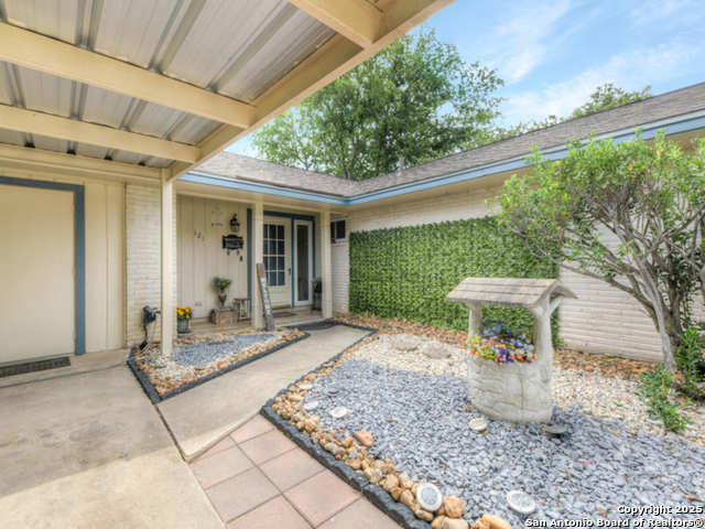 121 Meadow Property Photo 5