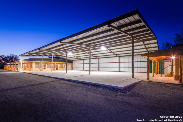 20250 Interstate 35 S Property Photo 8