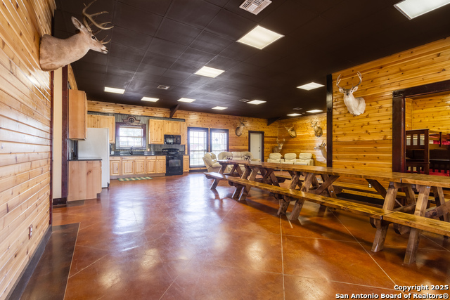 20250 Interstate 35 S Property Photo 13