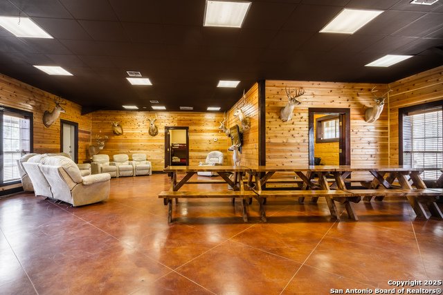20250 Interstate 35 S Property Photo 14