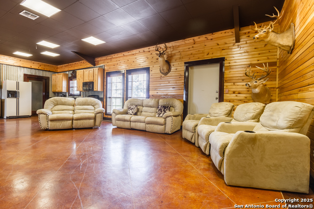 20250 Interstate 35 S Property Photo 17