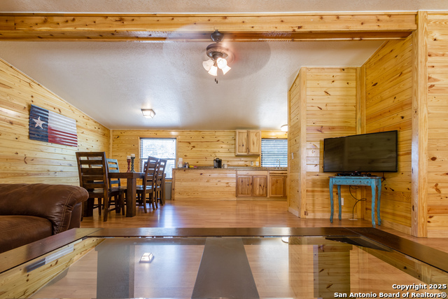 20250 Interstate 35 S Property Photo 23