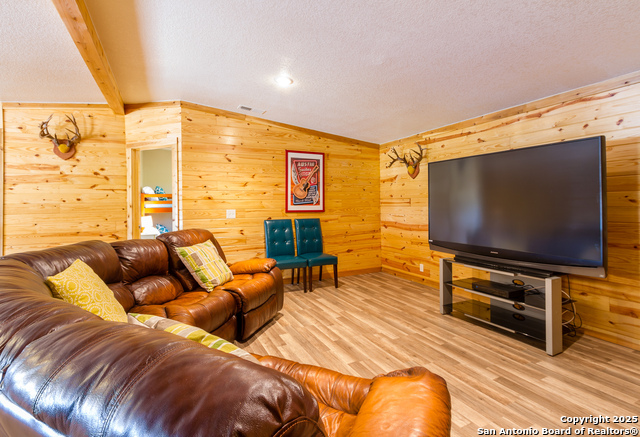 20250 Interstate 35 S Property Photo 29