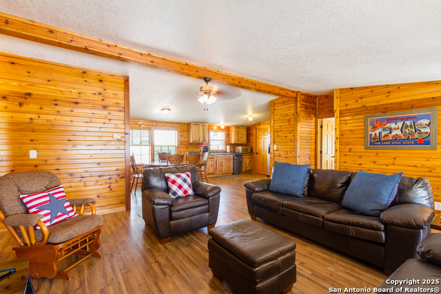 20250 Interstate 35 S Property Photo 34