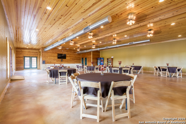 20250 Interstate 35 S Property Photo 43