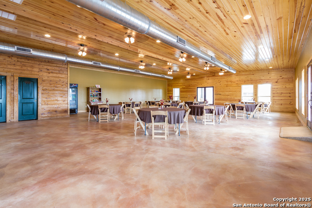 20250 Interstate 35 S Property Photo 44