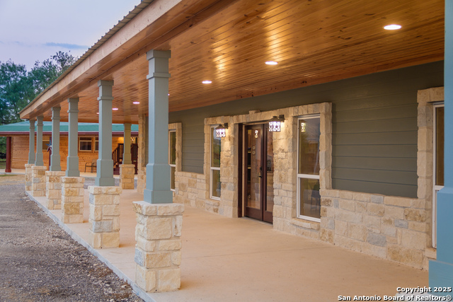 20250 Interstate 35 S Property Photo 47