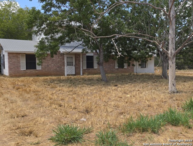 10481 N Highway 281 Property Photo 1