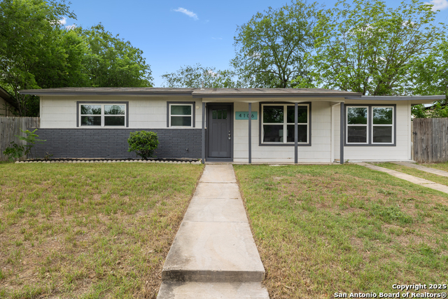 4106 Tropical Property Photo 1