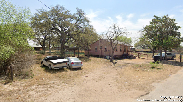 818 Flores Property Photo 1