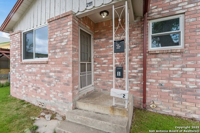 2111 Cincinnati Property Photo 4