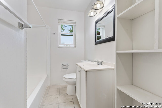 2111 Cincinnati Property Photo 13