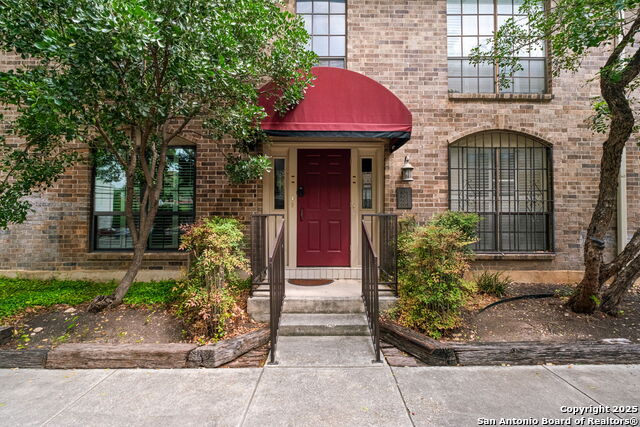 7926 Broadway Property Photo 1
