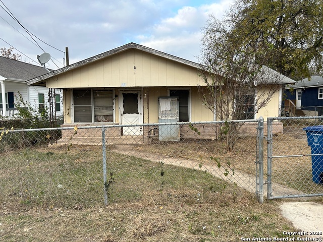 223 Gray Property Photo