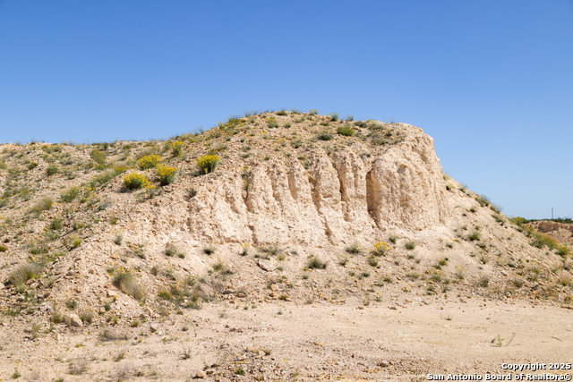 000 Us Hwy 83 Property Photo 15