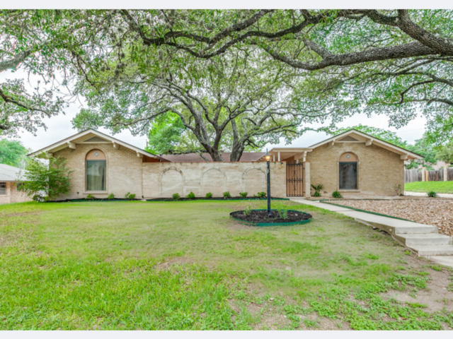111 Cotillion Property Photo 1