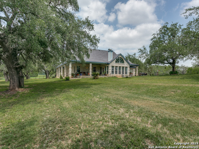 6840 S Loop 1604 Property Photo 5