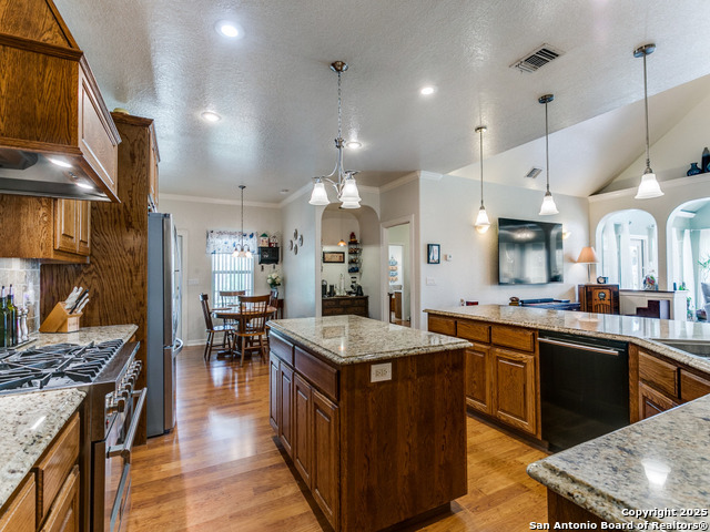 6840 S Loop 1604 Property Photo 15