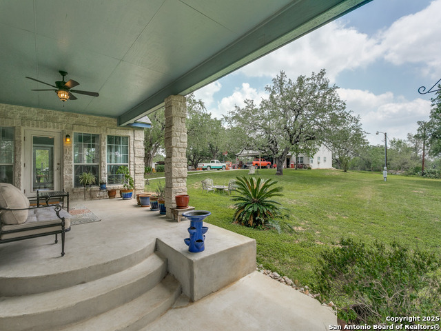 6840 S Loop 1604 Property Photo 32