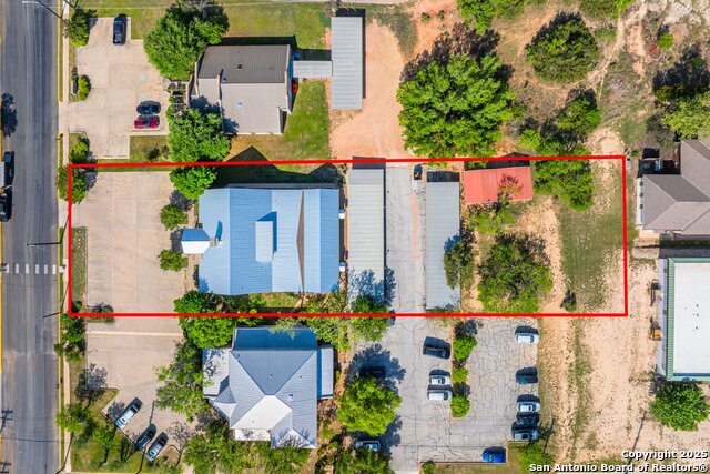 204 W Windcrest Drive Property Photo 4