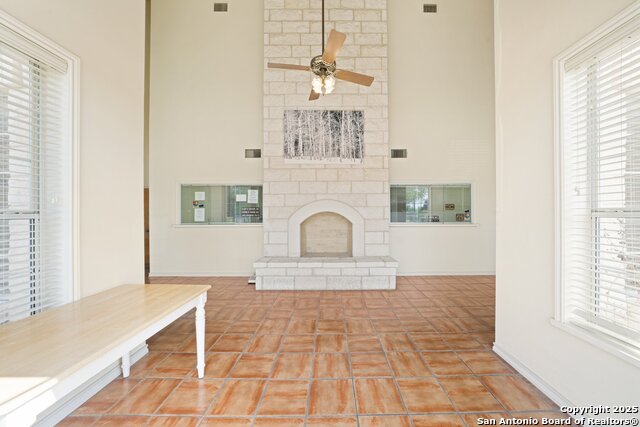 204 W Windcrest Drive Property Photo 12