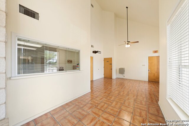 204 W Windcrest Drive Property Photo 14