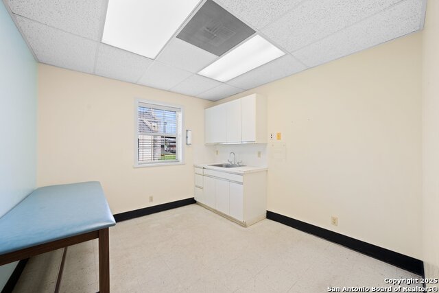 204 W Windcrest Drive Property Photo 17