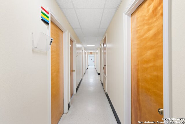 204 W Windcrest Drive Property Photo 18