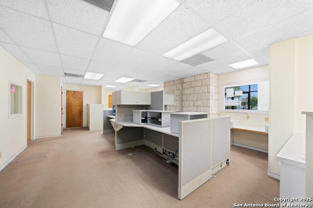 204 W Windcrest Drive Property Photo 19