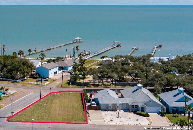 2717 Lakeview Dr Property Photo