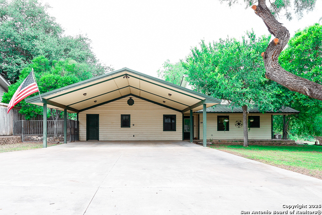 39 Oak Property Photo 1