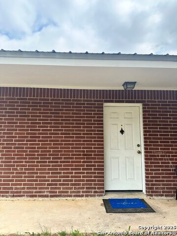 1005 Commerce St Property Photo 3