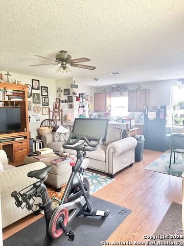 1005 Commerce St Property Photo 5