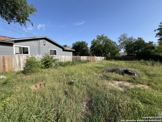 117 Ardmore St Property Photo 3