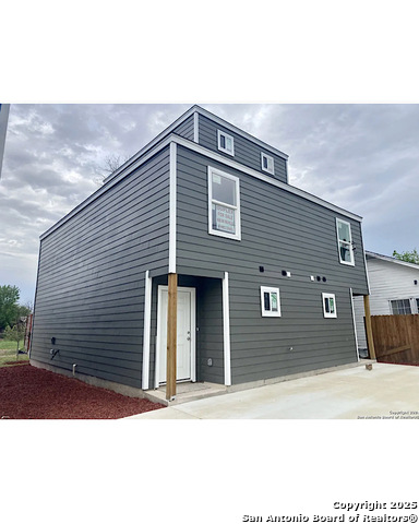 139 Huntington Property Photo 1
