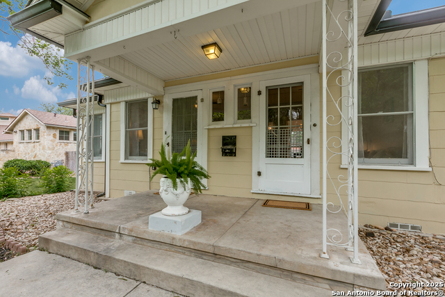 222 Redwood Property Photo 4