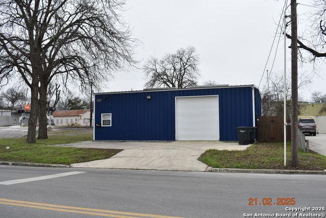 680 S Castell Property Photo