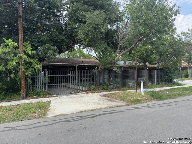 1223 W Mally Blvd Property Photo 1