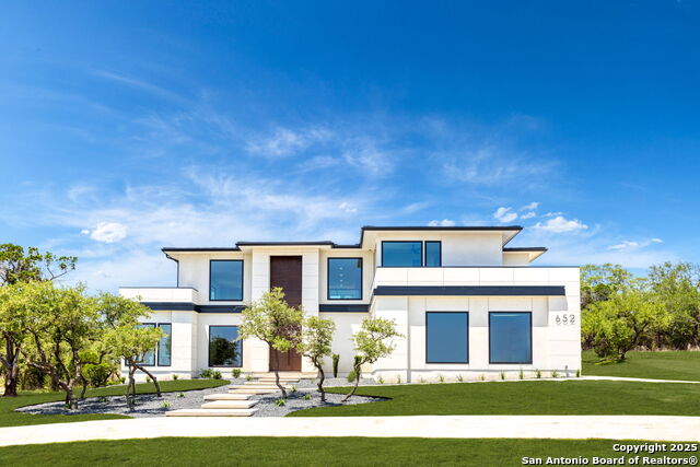 652 Annabelle Property Photo 1