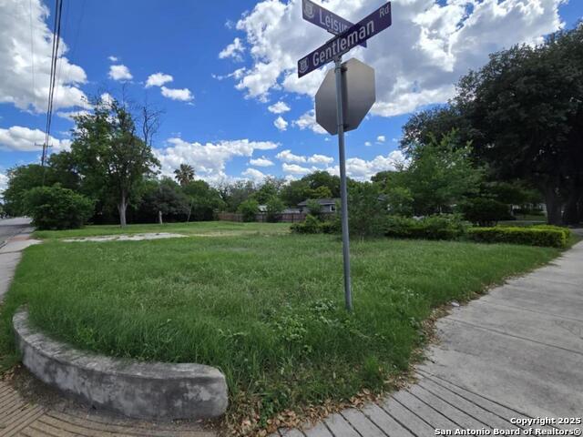 102 Leisure Dr Property Photo 1