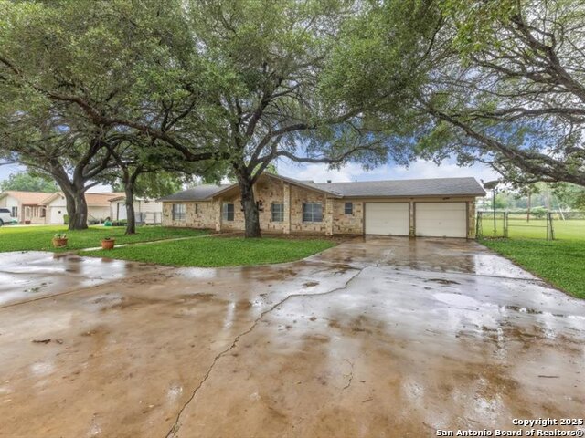 1010 Country Oak Dr Property Photo 1